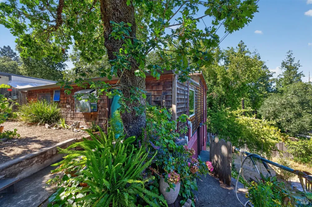 9312 Champs De Elysees Forestville, CA 95436