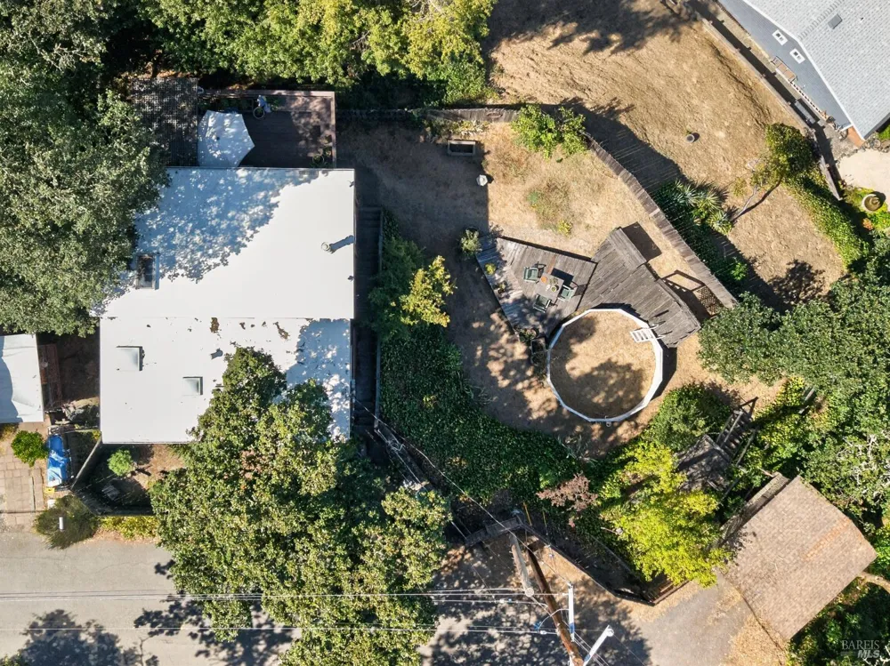 9312 Champs De Elysees Forestville, CA 95436