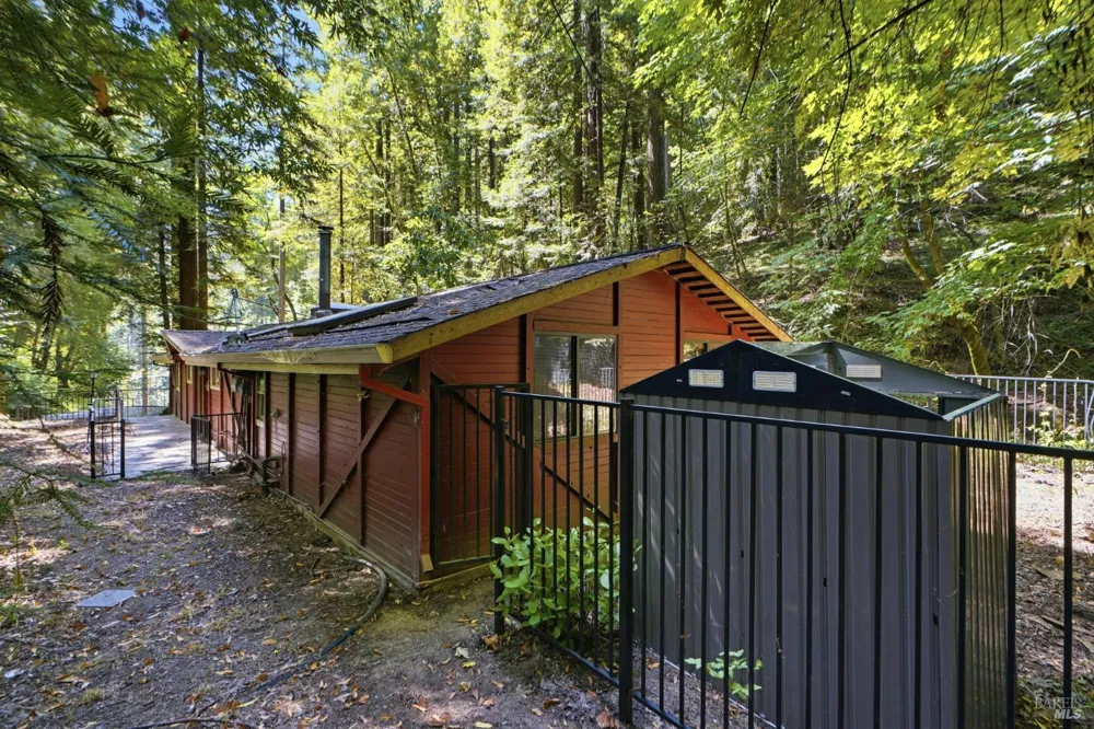 11241 Vellutini Road Forestville, CA 95436