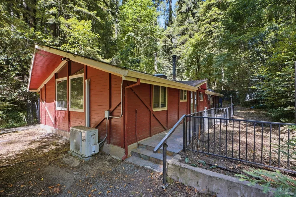 11241 Vellutini Road Forestville, CA 95436