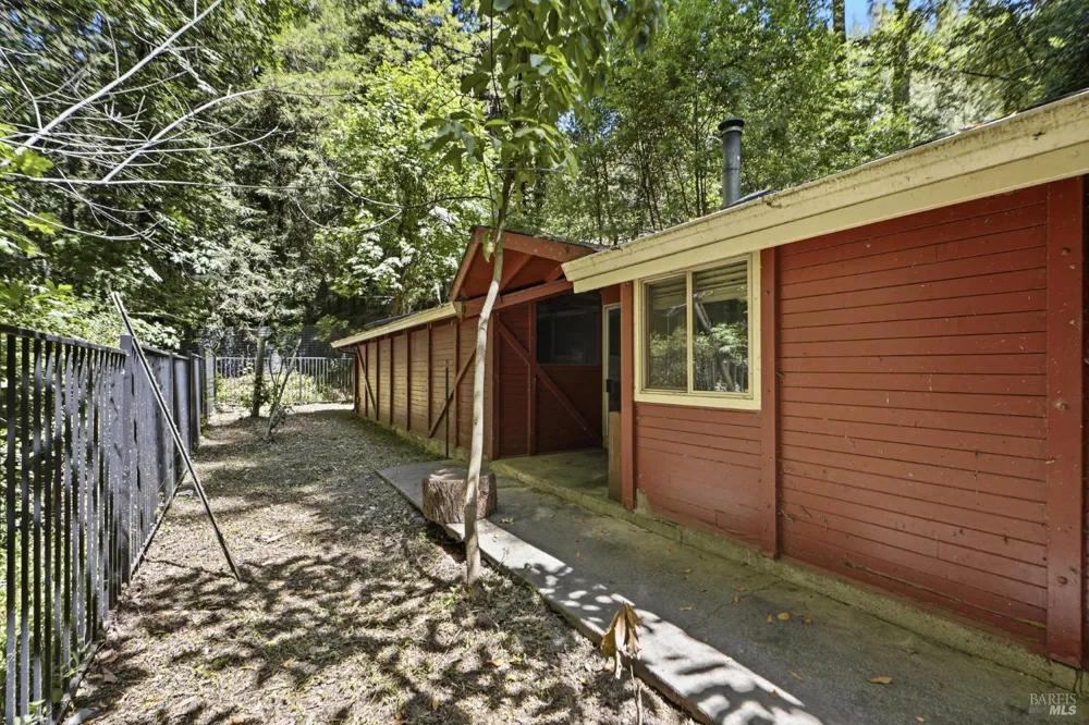 11241 Vellutini Road Forestville, CA 95436