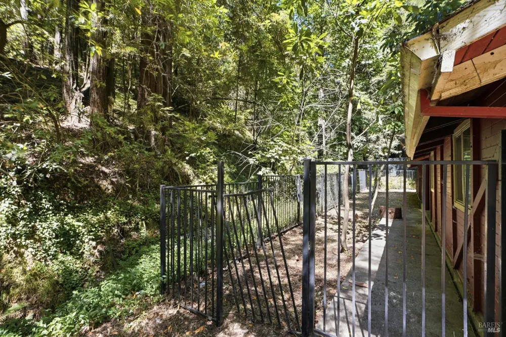 11241 Vellutini Road Forestville, CA 95436