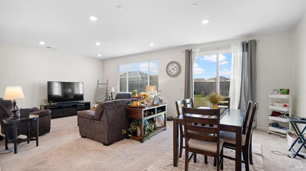 745 Broadfork Circle Vacaville, CA 95687