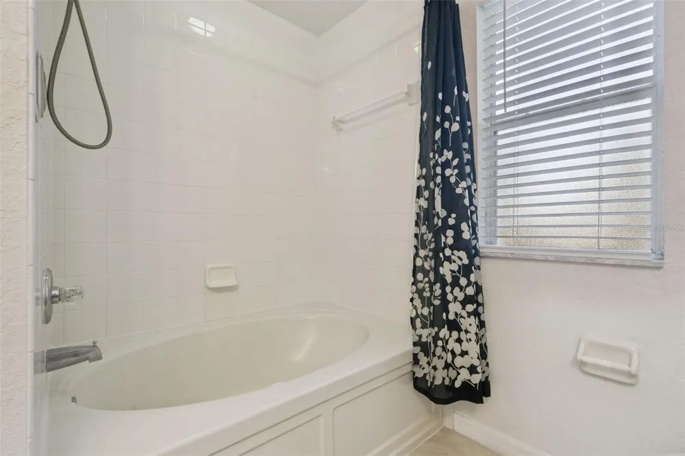 245 CAMBRIA AVENUE Davenport, FL 33897