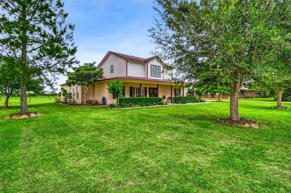 3026 Dees Circle Sealy, TX 77474
