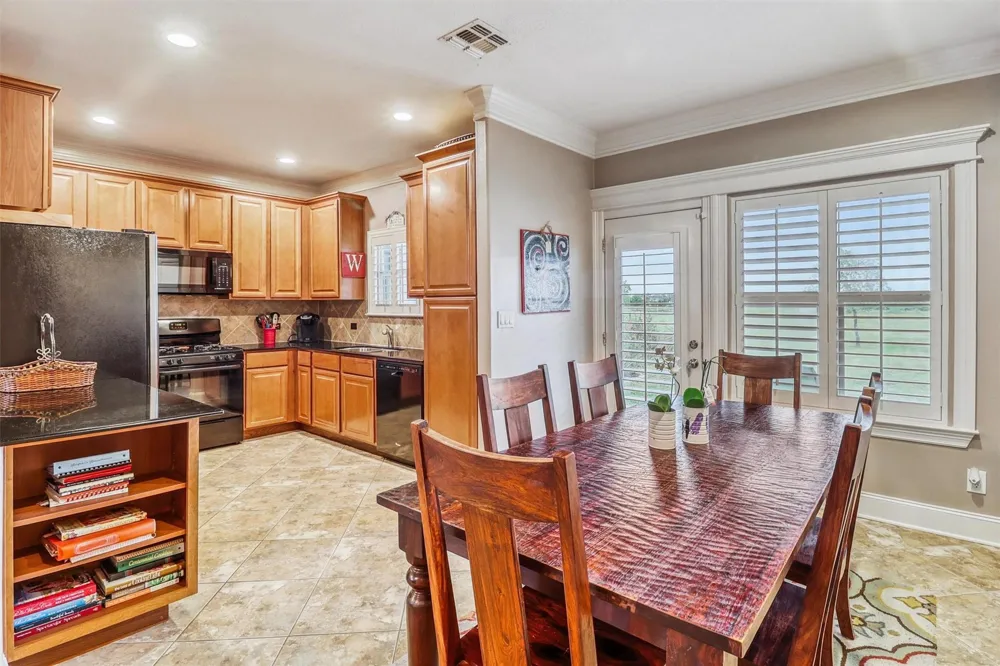 3026 Dees Circle Sealy, TX 77474