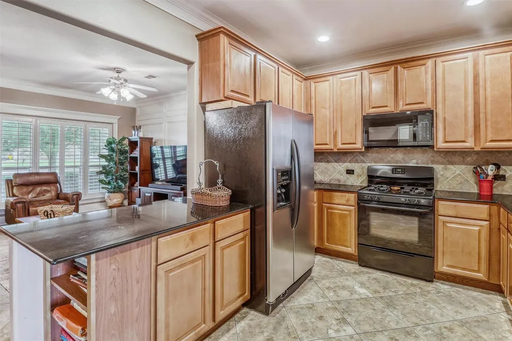 3026 Dees Circle Sealy, TX 77474