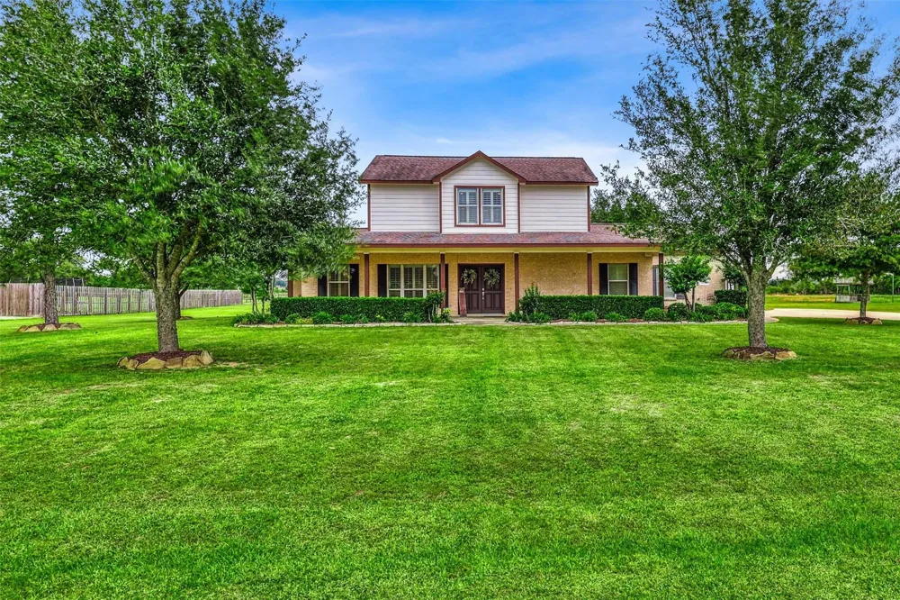 3026 Dees Circle Sealy, TX 77474