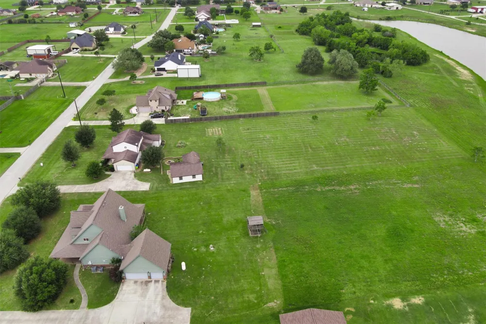 3026 Dees Circle Sealy, TX 77474