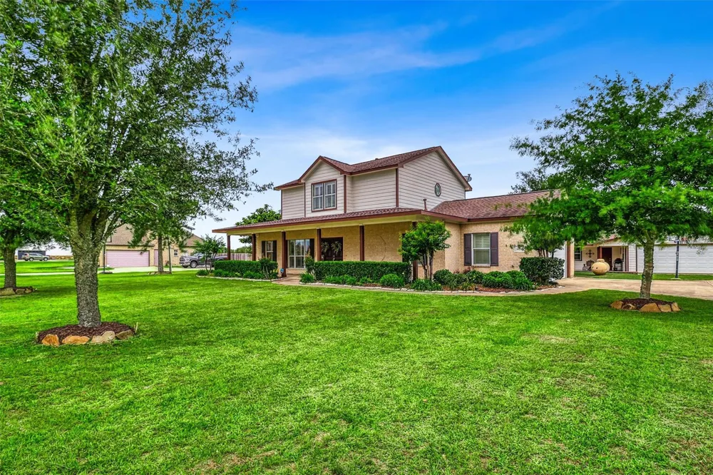 3026 Dees Circle Sealy, TX 77474
