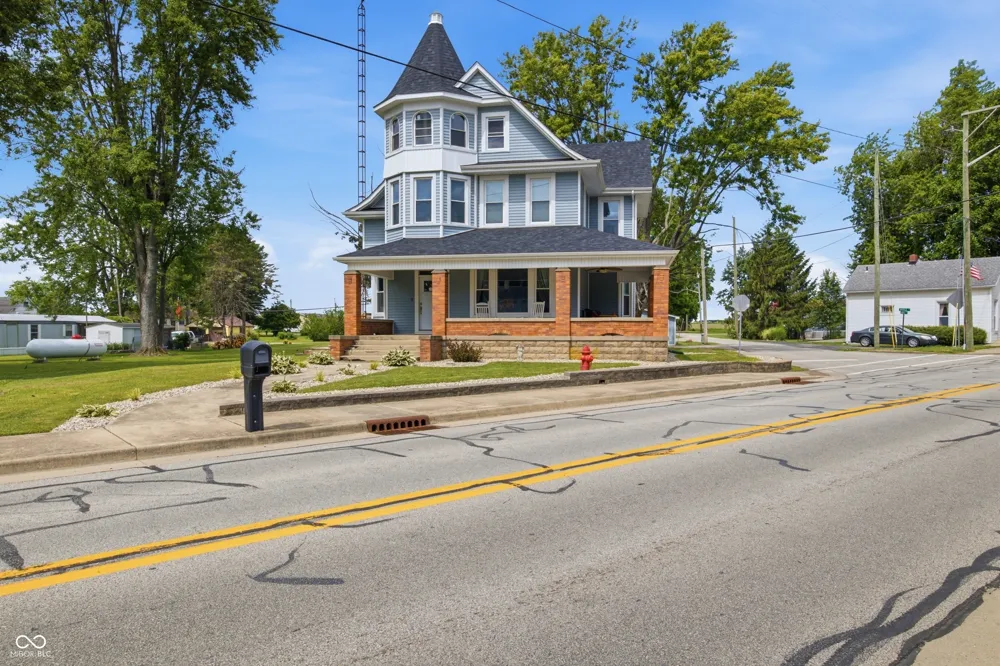 303 Liberty Avenue West College Corner, IN 47003