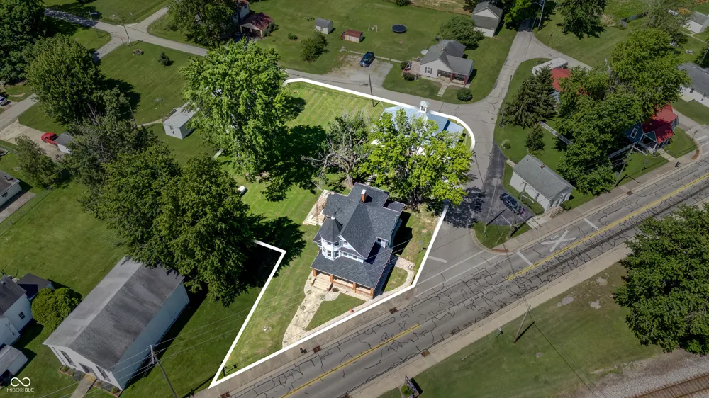 303 Liberty Avenue West College Corner, IN 47003