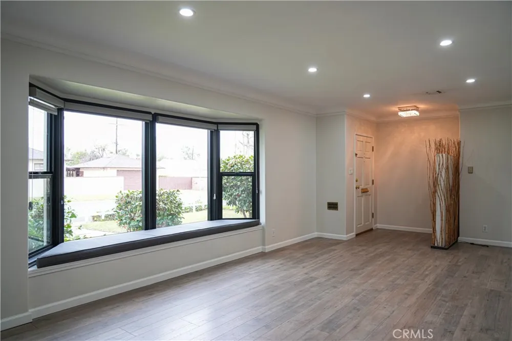 6343 Livia Temple City, CA 91780
