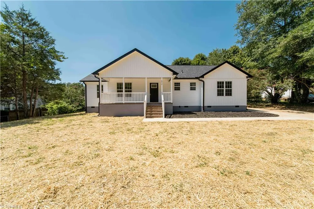2934 S Stratford Road Winston-Salem, NC 27103