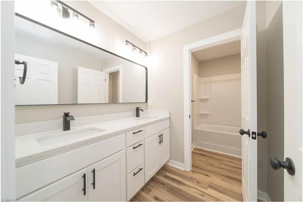 2934 S Stratford Road Winston-Salem, NC 27103