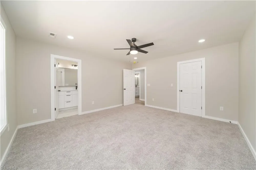 2934 S Stratford Road Winston-Salem, NC 27103