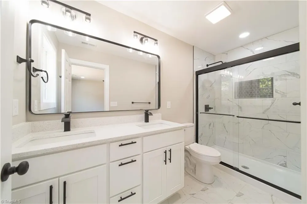2934 S Stratford Road Winston-Salem, NC 27103