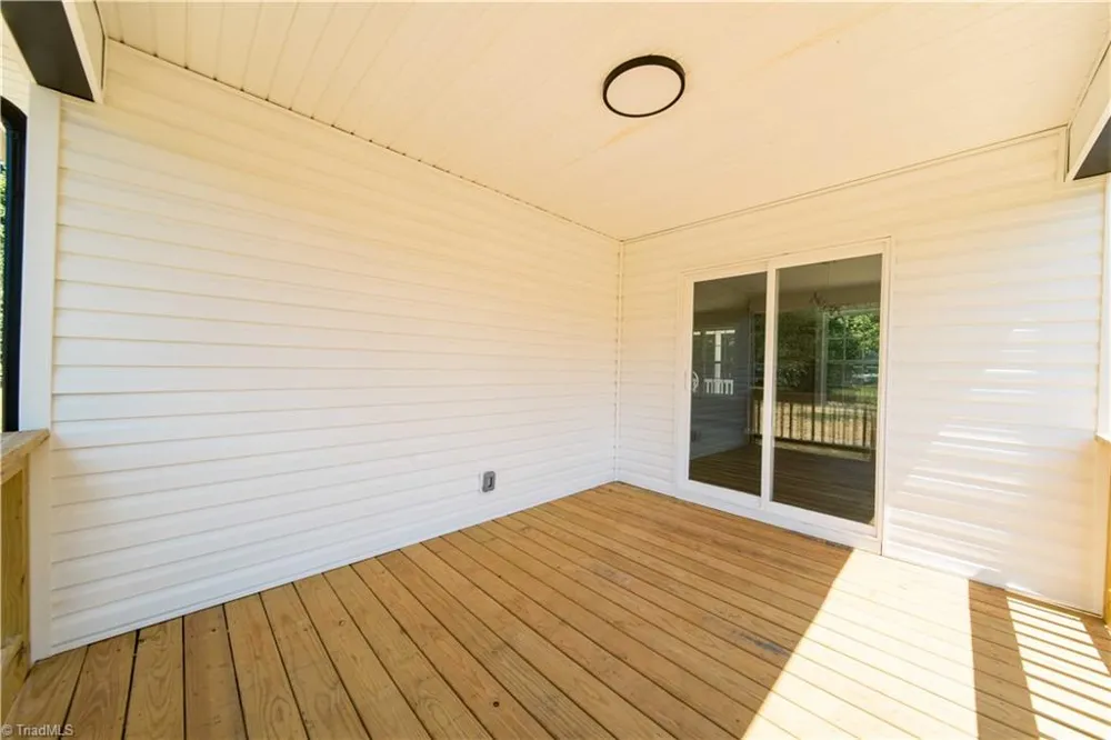 2934 S Stratford Road Winston-Salem, NC 27103