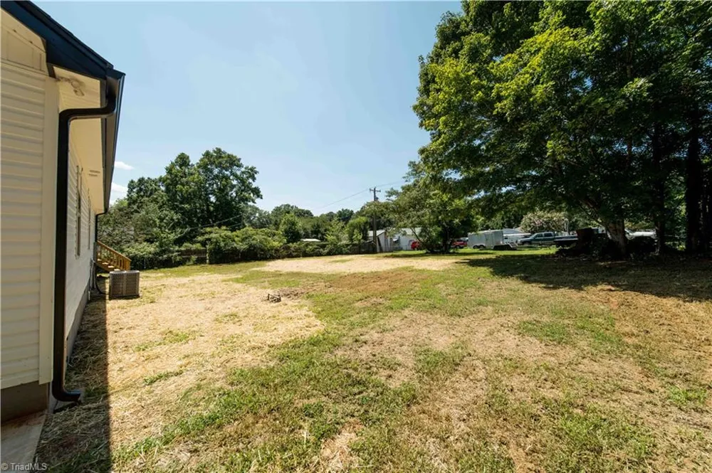 2934 S Stratford Road Winston-Salem, NC 27103