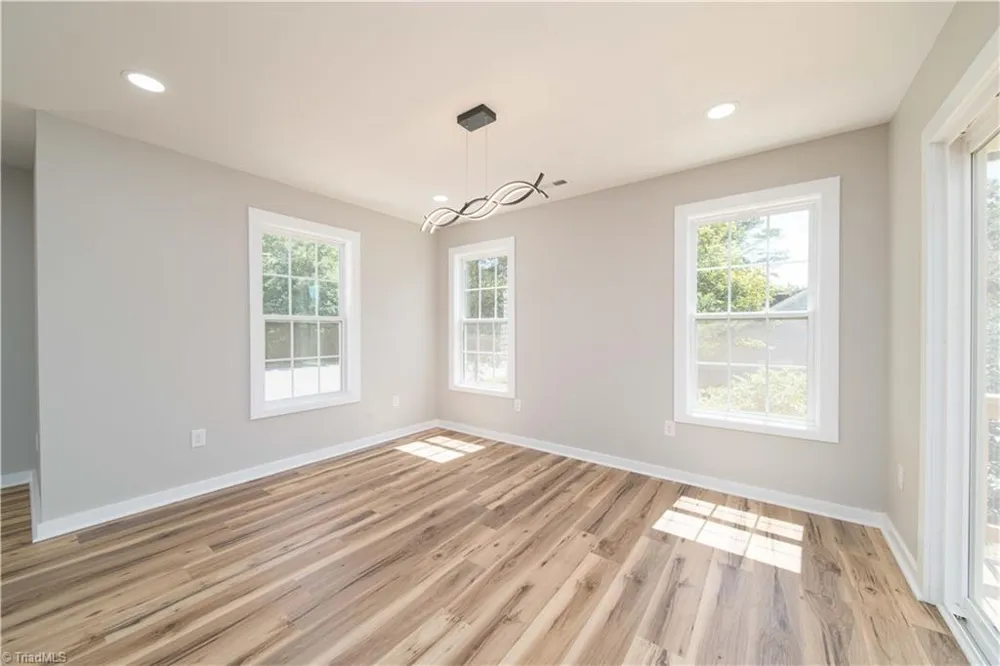 2934 S Stratford Road Winston-Salem, NC 27103