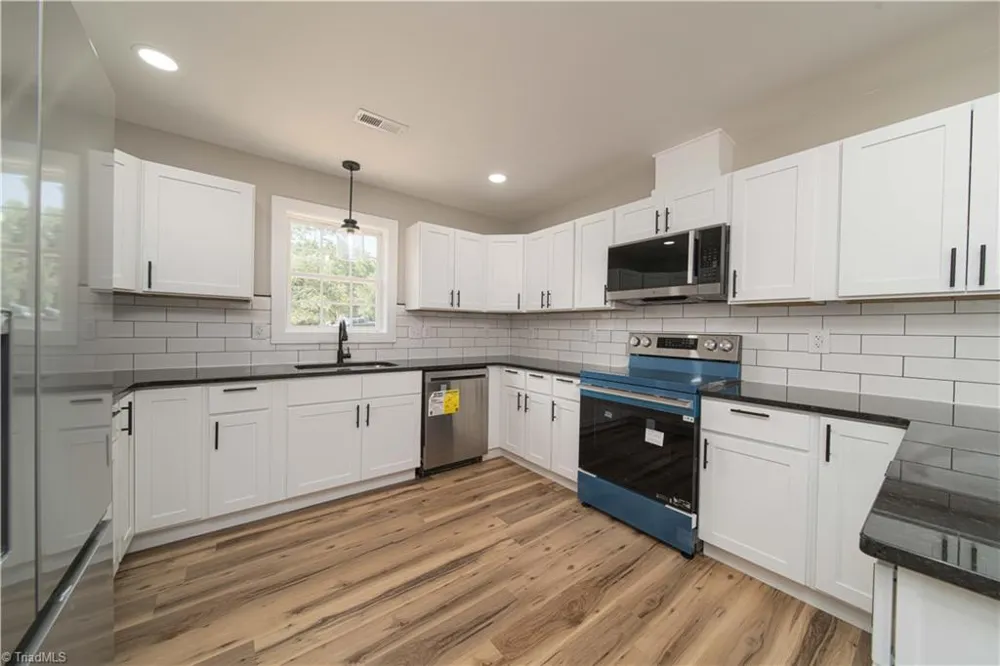 2934 S Stratford Road Winston-Salem, NC 27103