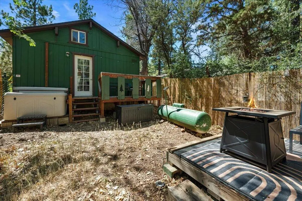 491 Imperial Avenue Sugarloaf, CA 92386