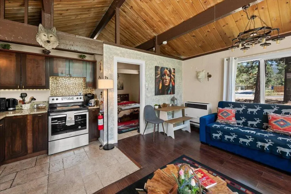 491 Imperial Avenue Sugarloaf, CA 92386