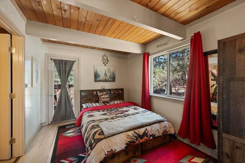 491 Imperial Avenue Sugarloaf, CA 92386