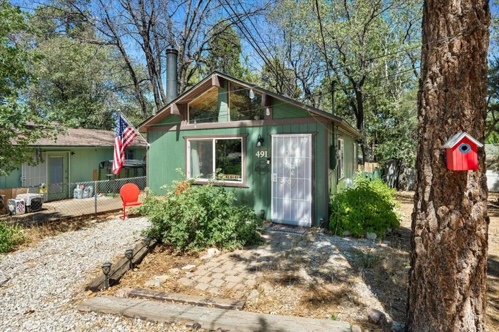 491 Imperial Avenue Sugarloaf, CA 92386