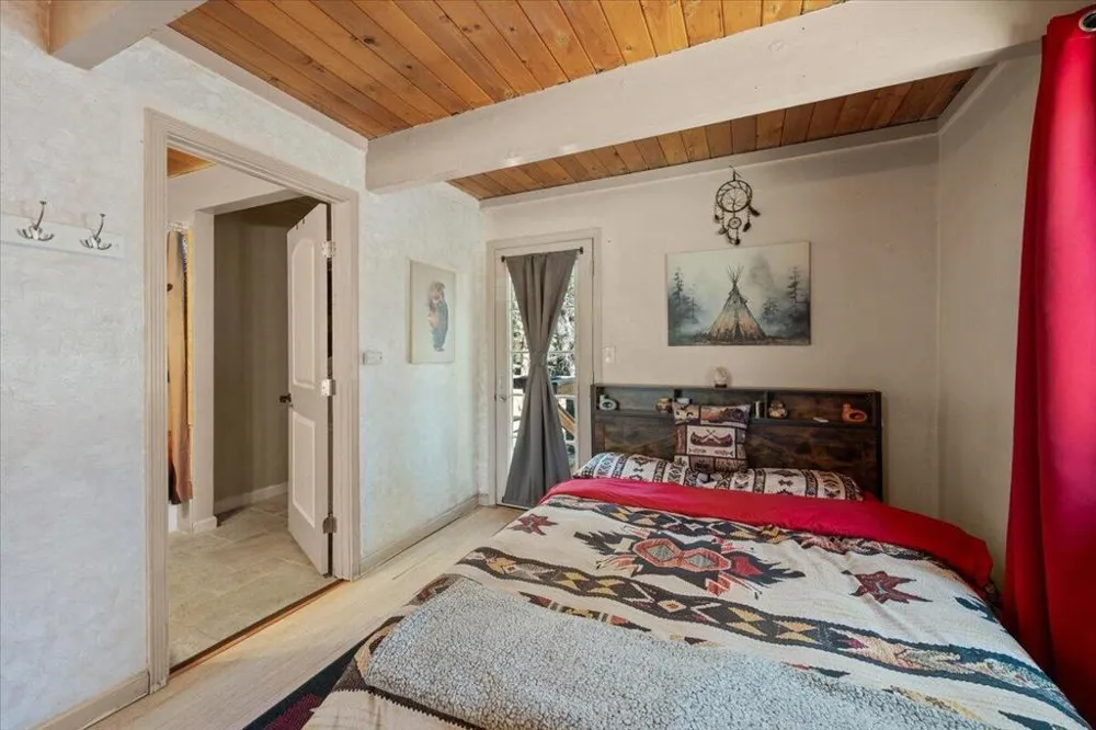 491 Imperial Avenue Sugarloaf, CA 92386