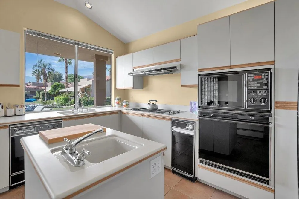 9 Lake Shore Drive Rancho Mirage, CA 92270