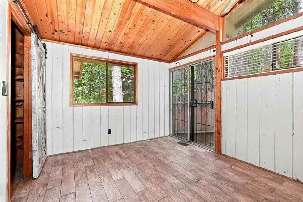 31306 Circle View Drive Running Springs, CA 92382