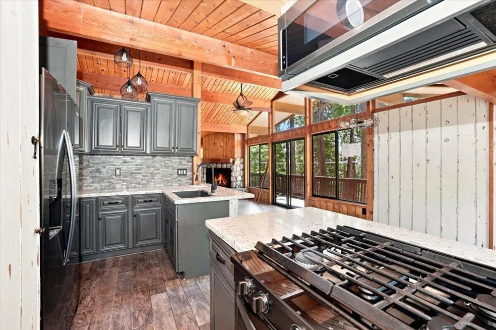 31306 Circle View Drive Running Springs, CA 92382