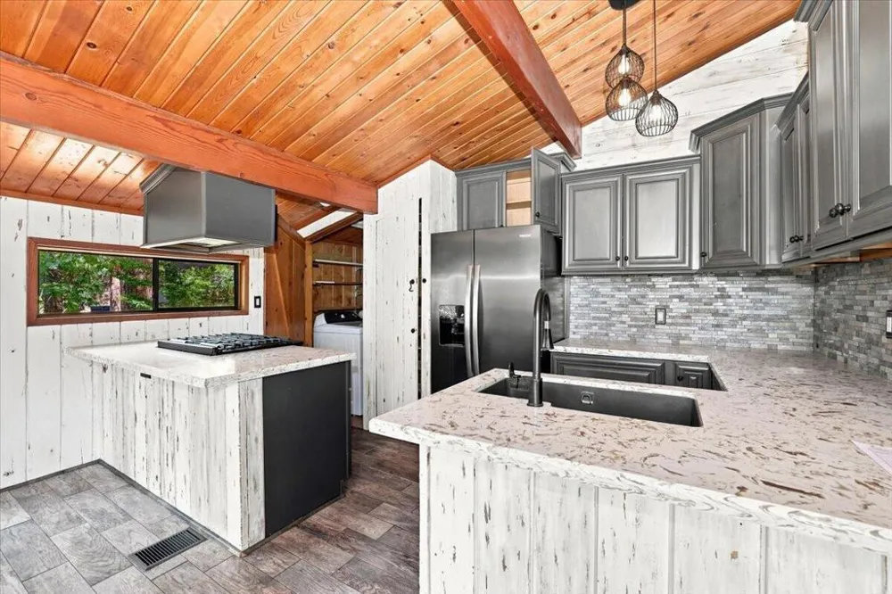 31306 Circle View Drive Running Springs, CA 92382