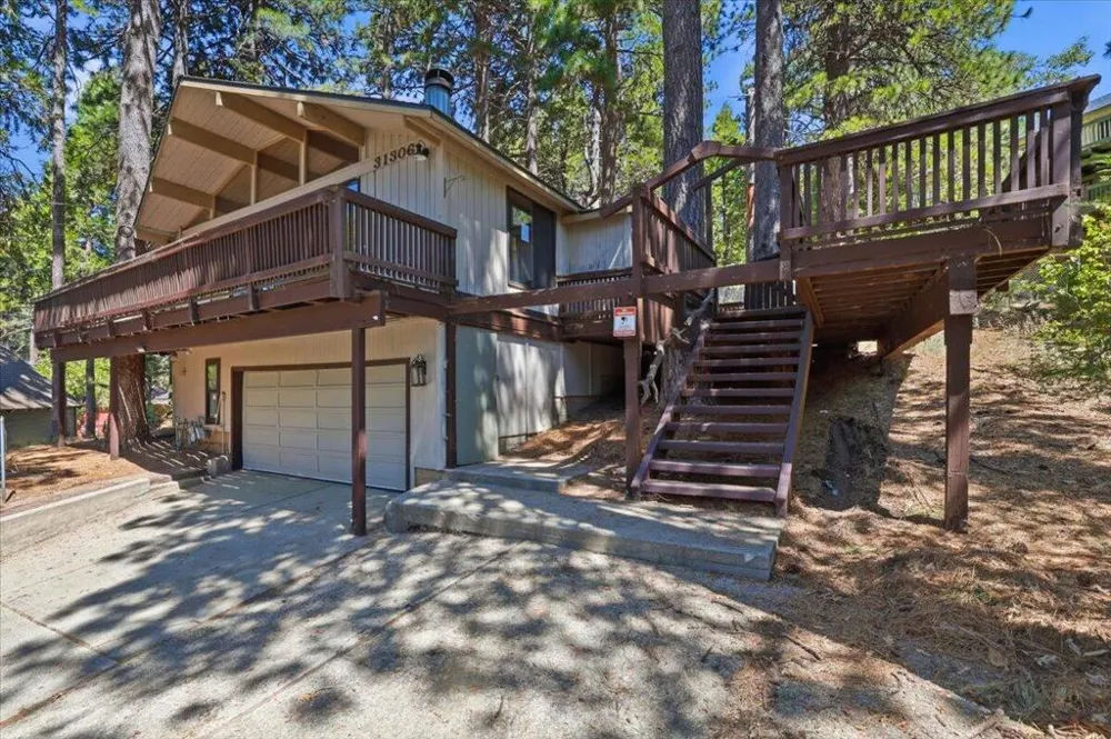 31306 Circle View Drive Running Springs, CA 92382