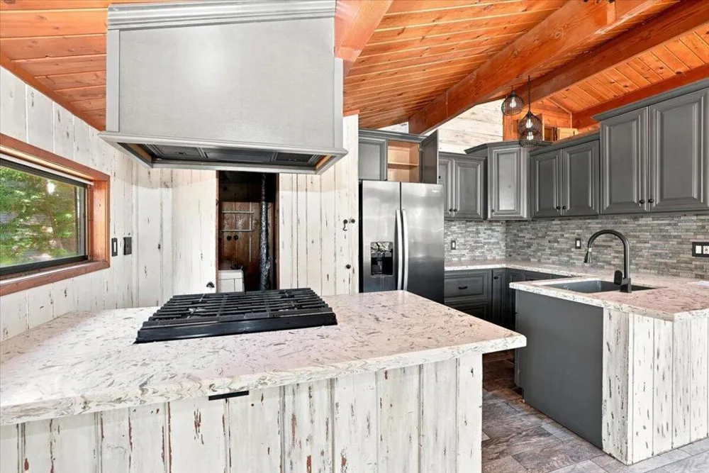 31306 Circle View Drive Running Springs, CA 92382