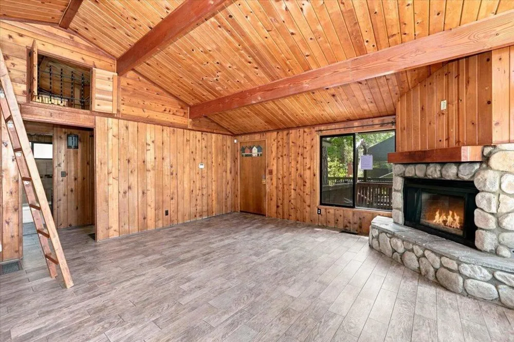 31306 Circle View Drive Running Springs, CA 92382