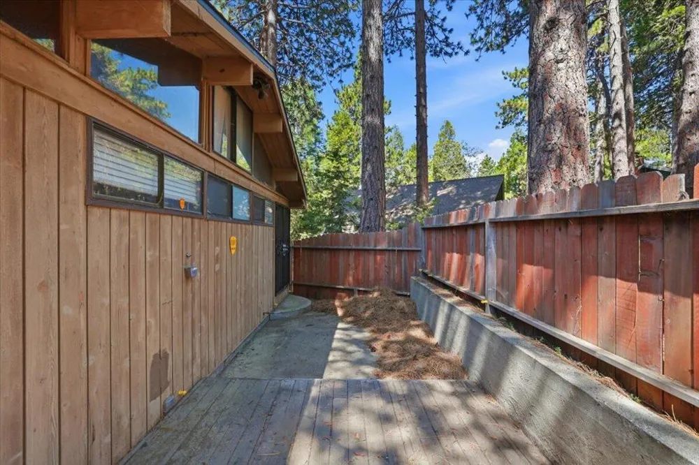 31306 Circle View Drive Running Springs, CA 92382
