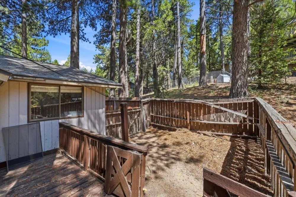 31306 Circle View Drive Running Springs, CA 92382
