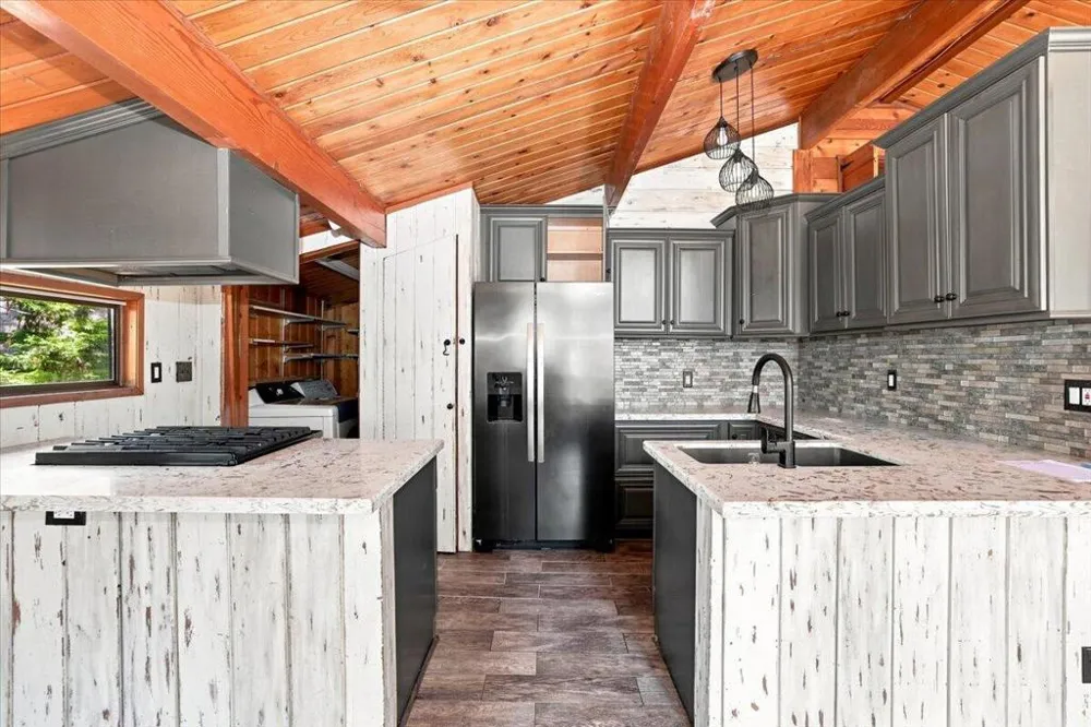 31306 Circle View Drive Running Springs, CA 92382