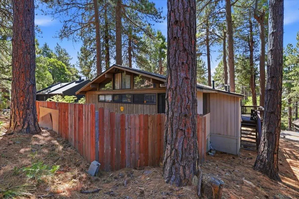 31306 Circle View Drive Running Springs, CA 92382