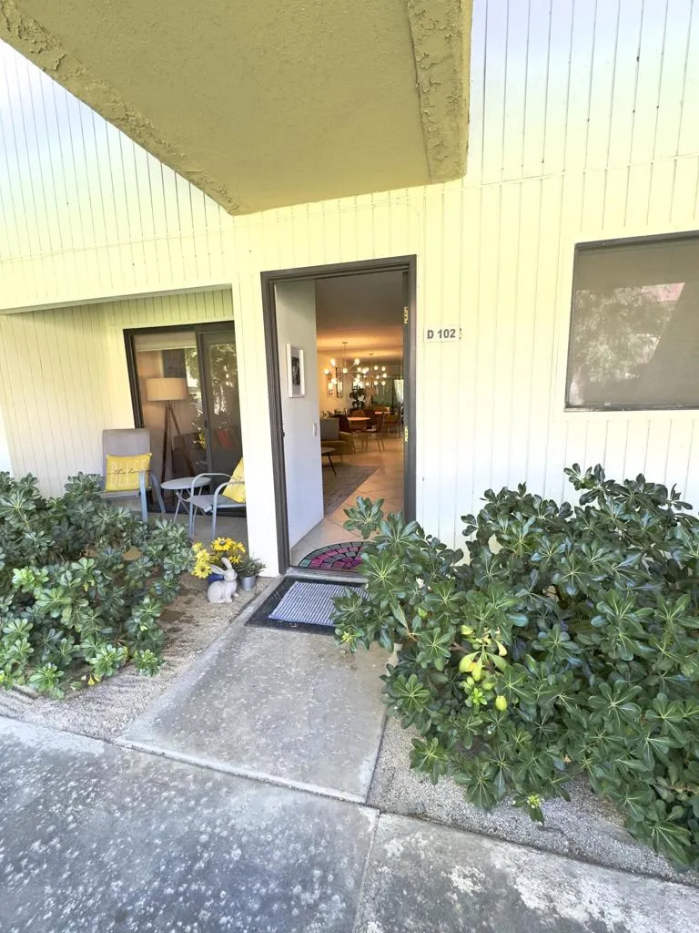 2801 Los Felices Circle E #D 102 Palm Springs, CA 92262