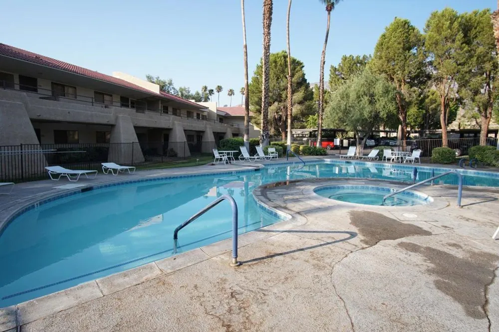 2801 Los Felices Circle E #D 102 Palm Springs, CA 92262