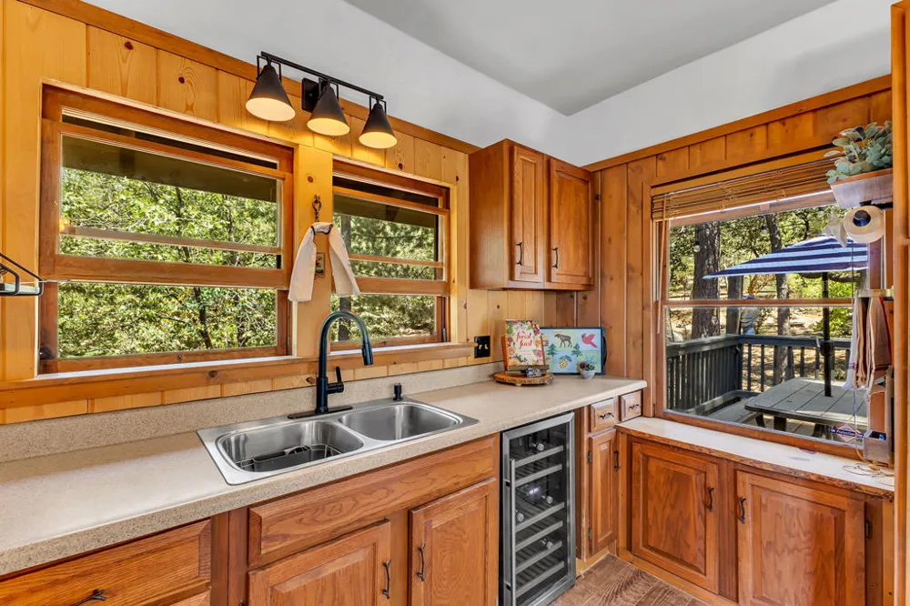 24701 Schaffer Drive Idyllwild, CA 92549