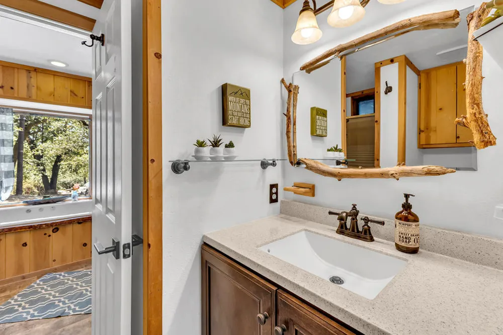 24701 Schaffer Drive Idyllwild, CA 92549