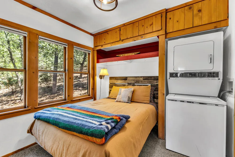 24701 Schaffer Drive Idyllwild, CA 92549