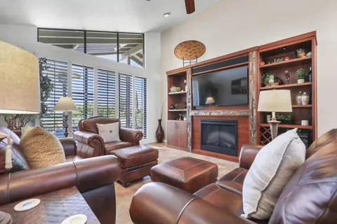 117 Bouquet Canyon Drive