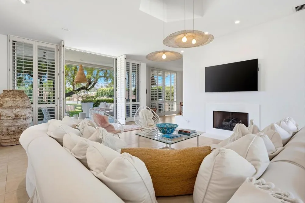 47192 El Agadir Palm Desert, CA 92260