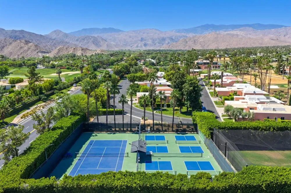 47192 El Agadir Palm Desert, CA 92260