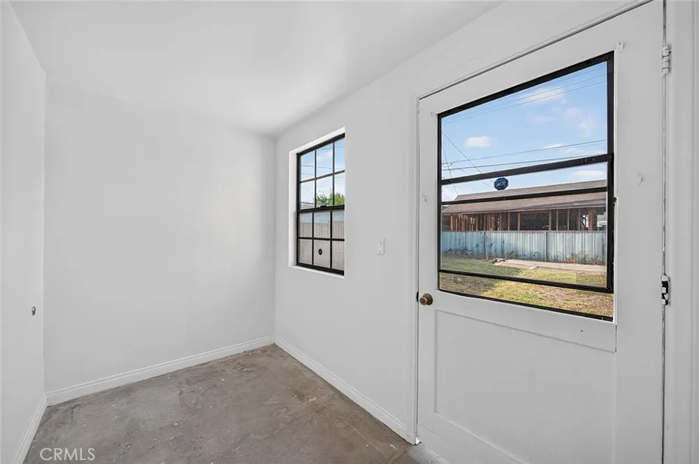 16734 E Devanah Covina, CA 91722